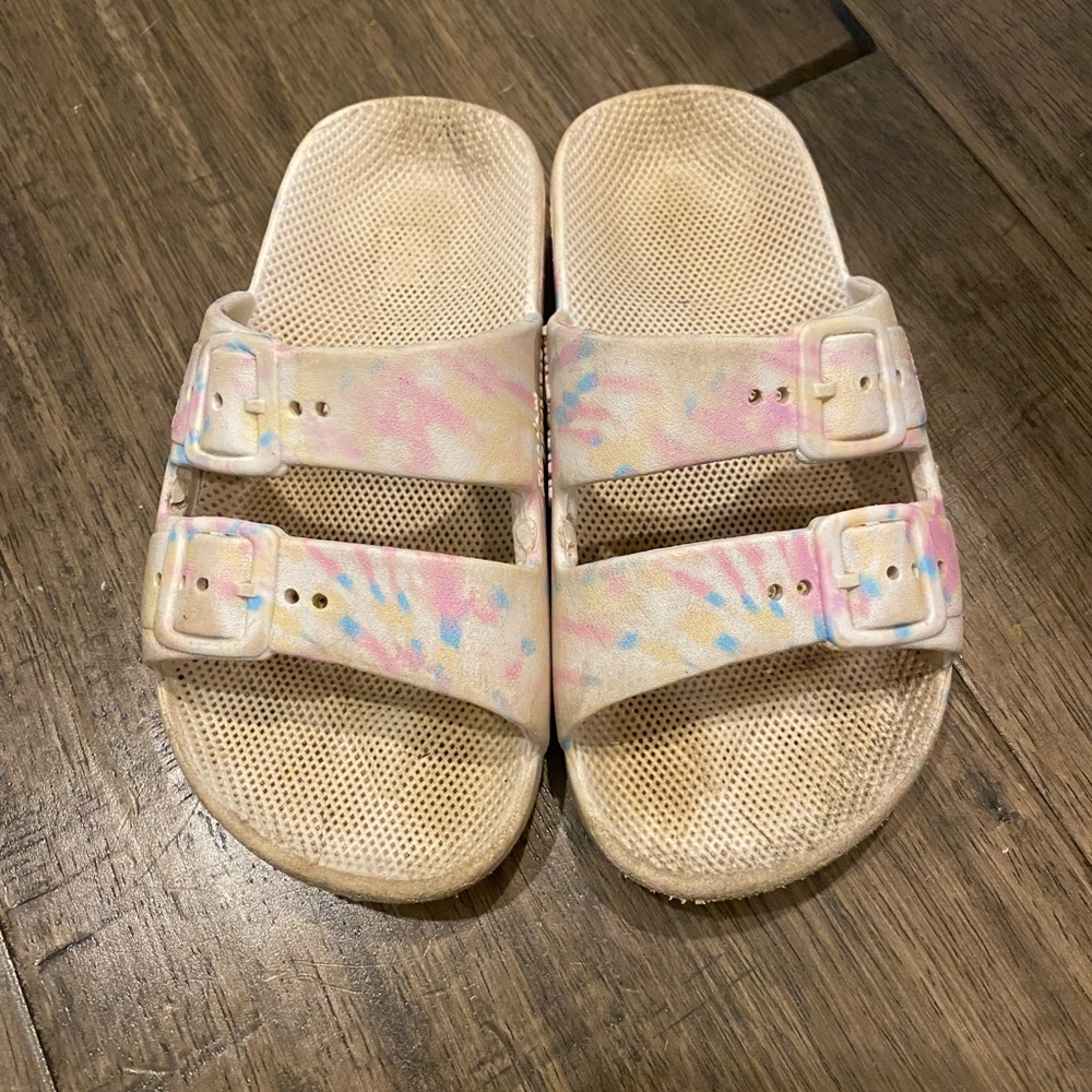 Freedom Moses Girls Sandals, size 24-25, tie dye